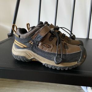KEEN Little Kid Targhee Low Waterproof Hiking Shoe